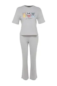 TRENDYOLMİLLA Light Gray 100% Cotton Fun Printed Knitting Pajama Set - Image 7