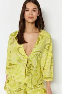 TRENDYOLMİLLA Multicolored Ethnic/Bohem Patterned tied up/with bow Viscose OF shorts Weaving Pajama Set - Image 2