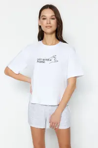 TRENDYOLMİLLA White Cotton Striped Slogan Printed OF shorts Knitting Pajama Set - Image 2