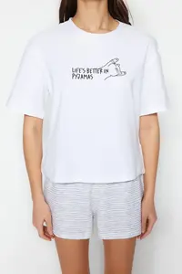 TRENDYOLMİLLA White Cotton Striped Slogan Printed OF shorts Knitting Pajama Set - Image 3