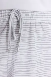 TRENDYOLMİLLA White Cotton Striped Slogan Printed OF shorts Knitting Pajama Set - Image 6