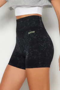 TRENDYOLMİLLA Black seamless/Seamless Washable Knitting Sports Shorts/Short Leggings