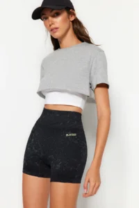 TRENDYOLMİLLA Black seamless/Seamless Washable Knitting Sports Shorts/Short Leggings - Image 2