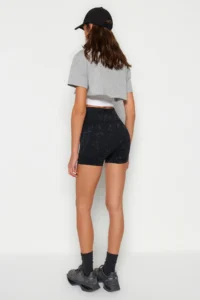 TRENDYOLMİLLA Black seamless/Seamless Washable Knitting Sports Shorts/Short Leggings - Image 5