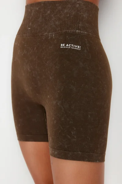 THMSS23TY00034-BROWN_1