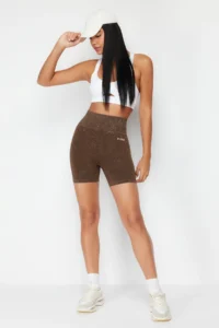 TRENDYOLMİLLA Brown seamless/Seamless Washable Knitting Sports Shorts/Short Leggings - Image 2