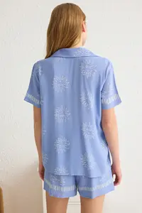 TRENDYOLMİLLA Mavi-Multicolored Galaxy Patterned Viscose OF shorts Weaving Pajama Set - Image 5