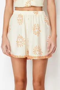 TRENDYOLMİLLA Ecru-Orange Güneş Patterned Viscose OF shorts Weaving Pajama Set - Image 5