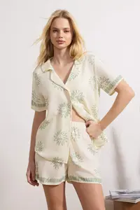 TRENDYOLMİLLA MINT Galaxy Patterned Viscose OF shorts Weaving Pajama Set