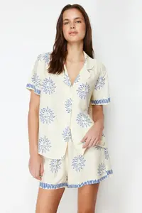 TRENDYOLMİLLA Ecru-Navy Blue Sun Patterned Viscose OF shorts Weaving Pajama Set - Image 3