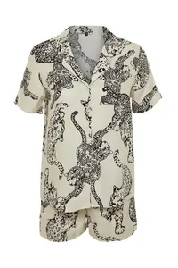TRENDYOLMİLLA Cream Kaplan Patterned Viscose OF shorts Weaving Pajama Set - Image 7