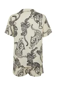TRENDYOLMİLLA Cream Kaplan Patterned Viscose OF shorts Weaving Pajama Set - Image 8