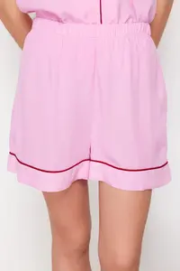 TRENDYOLMİLLA Pink Piping Detailed Viscose OF shorts Weaving Pajama Set - Image 5