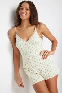 TRENDYOLMİLLA Ecru Cotton Floral Lace Rope Sleeveless Ribbed OF shorts Knitting Pajama Set - Image 3