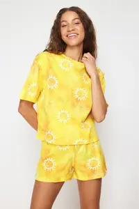 TRENDYOLMİLLA Yellow 100% Cotton Sun Patterned OF shorts Knitting Pajama Set - Image 2