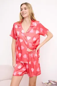TRENDYOLMİLLA Pink-Multicolored Kalpli Satin Weaving Pajama Set