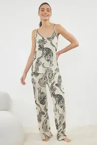 TRENDYOLMİLLA Cream Kaplan Patterned Rope Sleeveless Viscose Weaving Pajama Set - Image 2