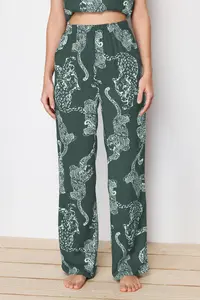 TRENDYOLMİLLA Green Kaplan Patterned Rope Sleeveless Viscose Weaving Pajama Set - Image 3