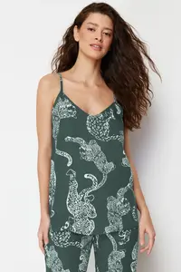 TRENDYOLMİLLA Green Kaplan Patterned Rope Sleeveless Viscose Weaving Pajama Set - Image 4