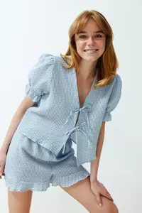 TRENDYOLMİLLA Mavi textured Gingham Lacing/Ribbon/Bow Detailed OF shorts Weaving Pajama Set