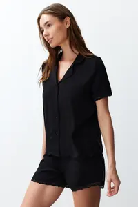 TRENDYOLMİLLA Black Lace Viscose OF shorts Weaving Pajama Set - Image 3