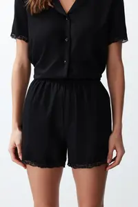 TRENDYOLMİLLA Black Lace Viscose OF shorts Weaving Pajama Set - Image 5