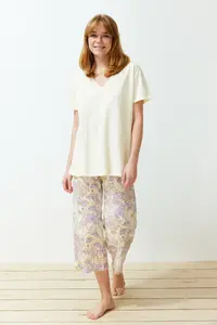 TRENDYOLMİLLA Yellow Floral Capri Knitting Pajama Set