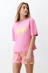 TRENDYOLMİLLA Pink 100% Cotton Slogan and Lemon Printed OF shorts Knitting Pajama Set - Image 2