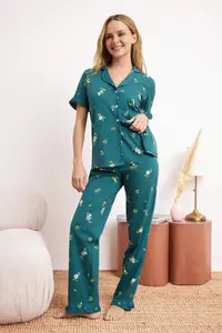 TRENDYOLMİLLA Emerald Green 100% Cotton Floral Frilly Knitting Pajama Set
