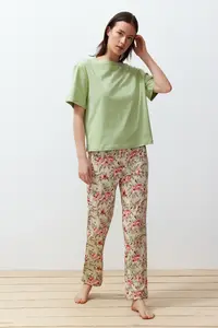 TRENDYOLMİLLA Green 100% Cotton Floral Knitting Pajama Set - Image 2