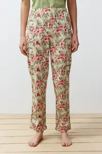 TRENDYOLMİLLA Green 100% Cotton Floral Knitting Pajama Set - Image 5