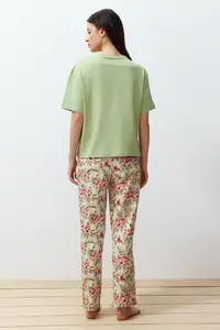 TRENDYOLMİLLA Green 100% Cotton Floral Knitting Pajama Set - Image 6