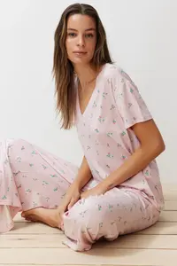 TRENDYOLMİLLA Powder Pink-Multicolored Floral Knitting Pajama Set