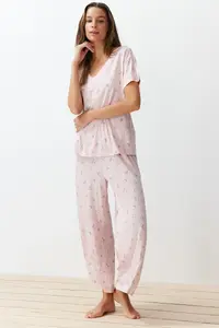 TRENDYOLMİLLA Powder Pink-Multicolored Floral Knitting Pajama Set - Image 2