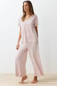 TRENDYOLMİLLA Powder Pink-Multicolored Floral Knitting Pajama Set - Image 3