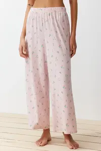 TRENDYOLMİLLA Powder Pink-Multicolored Floral Knitting Pajama Set - Image 5