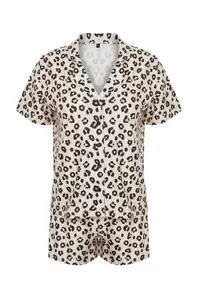 TRENDYOLMİLLA Beige-Multicolored Leopard Patterned OF shorts Knitting Pajama Set - Image 7