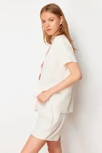 TRENDYOLMİLLA White Ribbon/Bow and Piping Detailed Viscose OF shorts Weaving Pajama Set - Image 3