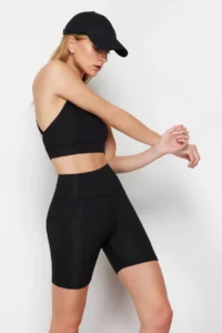 TRENDYOLMİLLA Black Double Pocket Detail Knitting Sports Shorts/Short Leggings - Image 3