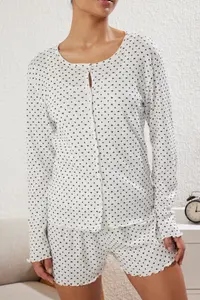 TRENDYOLMİLLA White 3 Sets Heart and Polka Dot Ribbed OF shorts Knitting Pajama Set - Image 4