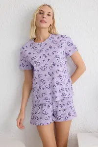 TRENDYOLMİLLA Lilac Floral Ribbed T-Shirt & OF shorts Knitting Pajama Set - Image 2