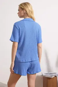 TRENDYOLMİLLA Mavi Crepe OF shorts Knitting Pajama Set - Image 4
