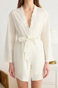 TRENDYOLMİLLA Ecru 3 Sets 100% Cotton Frilly OF shorts Weaving Robe+Pajama Set - Image 5