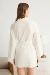 TRENDYOLMİLLA Ecru 3 Sets 100% Cotton Frilly OF shorts Weaving Robe+Pajama Set - Image 7