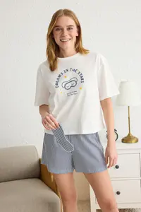 TRENDYOLMİLLA White-Blue 100% Cotton Striped Slogan Printed Uyku Banded OF shorts Knitting Pajama Set