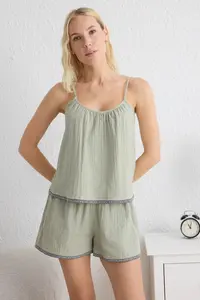 TRENDYOLMİLLA Green 100% Cotton Ethnic/Bohemian Stripe with accessories Muslin OF shorts Weaving Pajama Set
