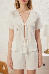 TRENDYOLMİLLA Ecru 100% Cotton Floral Embroidered tied up/with bow Muslin OF shorts Weaving Pajama Set - Image 3