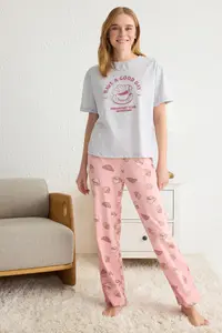 TRENDYOLMİLLA Gray Melange 100% Cotton Slogan Printed Knitting Pajama Set