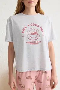 TRENDYOLMİLLA Gray Melange 100% Cotton Slogan Printed Knitting Pajama Set - Image 3