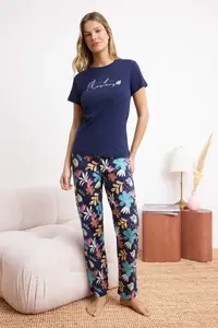 TRENDYOLMİLLA Navy Blue 100% Cotton Floral Slogan Knitting Pajama Set